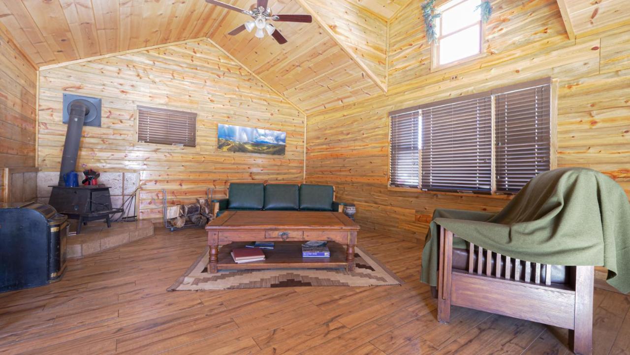 Aubin Sky Lodging At The Yl Ranch Savery Exterior photo
